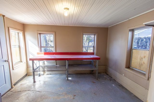 932 S 5th St, Salina, KS 67401