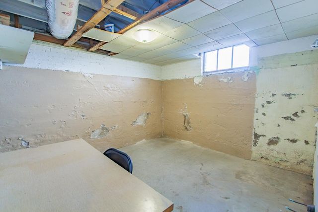 932 S 5th St, Salina, KS 67401