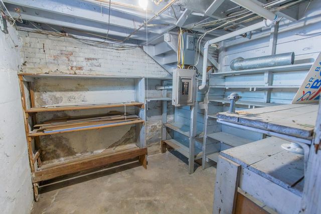 932 S 5th St, Salina, KS 67401