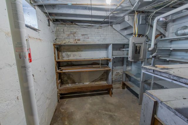 932 S 5th St, Salina, KS 67401