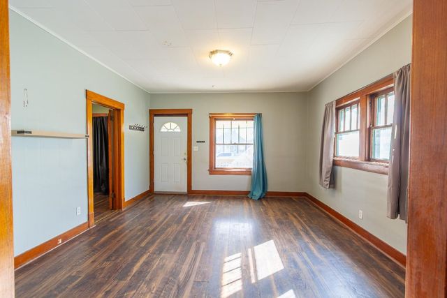 932 S 5th St, Salina, KS 67401