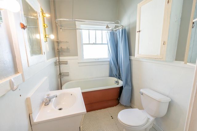 932 S 5th St, Salina, KS 67401