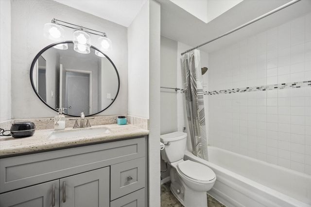 1829 Augusta Drive 19, Houston, TX 77057