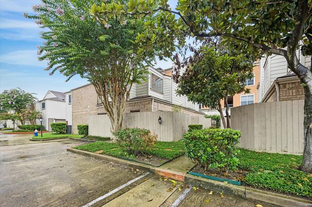 1829 Augusta Drive 19, Houston, TX 77057