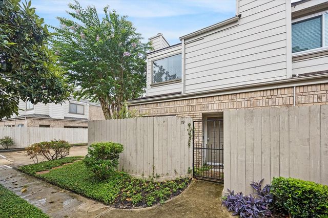 1829 Augusta Drive 19, Houston, TX 77057