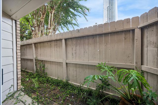 1829 Augusta Drive 19, Houston, TX 77057