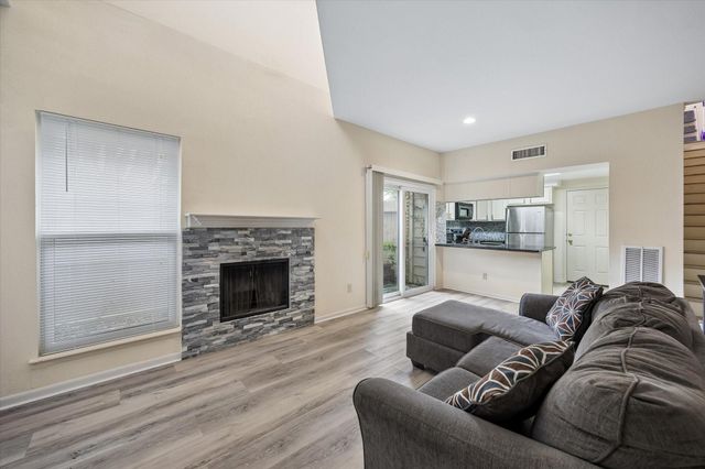 1829 Augusta Drive 19, Houston, TX 77057