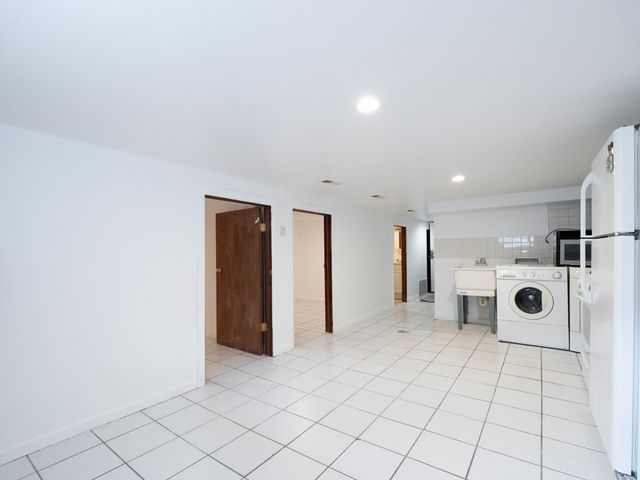 3306 W Le Moyne Street, Chicago, IL 60651