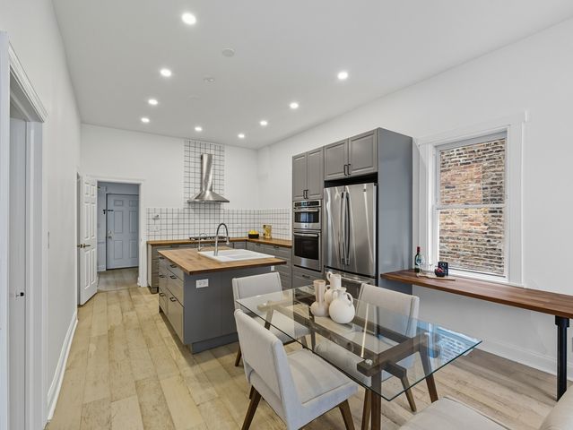 3306 W Le Moyne Street, Chicago, IL 60651