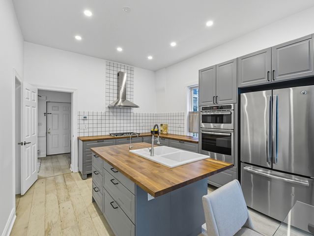 3306 W Le Moyne Street, Chicago, IL 60651