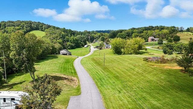 550 Country View Private Drive, Blountville, TN 37617