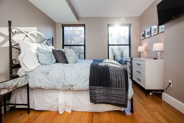 10 Dwight St 2, Boston, MA 02118