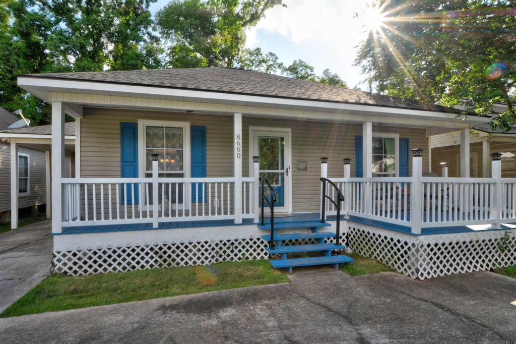 8660 Nottaway St, Denham Springs, LA 70726
