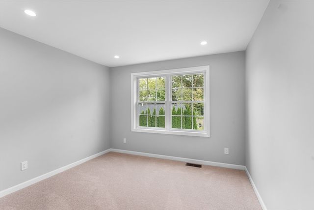 178 Highland St, Cranston, RI 02920