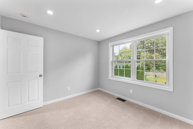 178 Highland St, Cranston, RI 02920