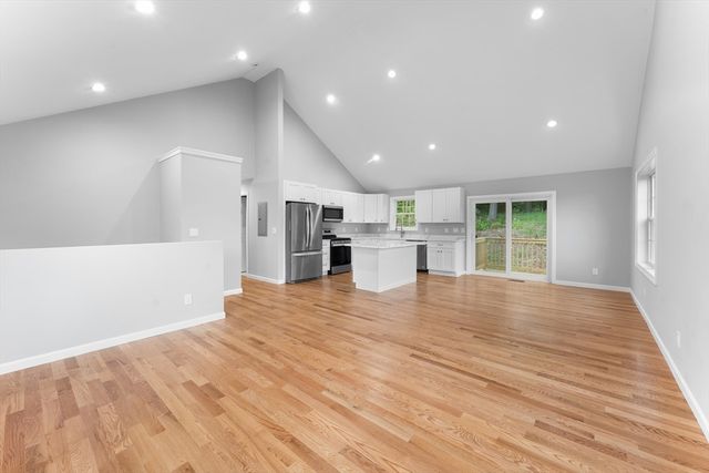 178 Highland St, Cranston, RI 02920