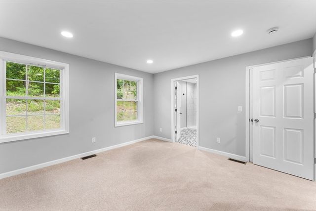 178 Highland St, Cranston, RI 02920