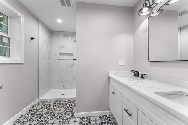 178 Highland St, Cranston, RI 02920