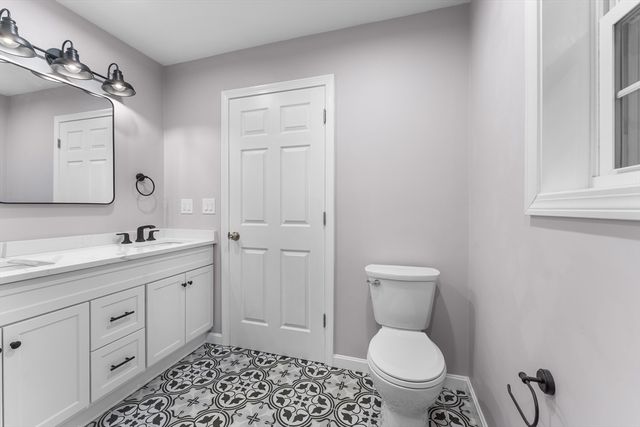 178 Highland St, Cranston, RI 02920