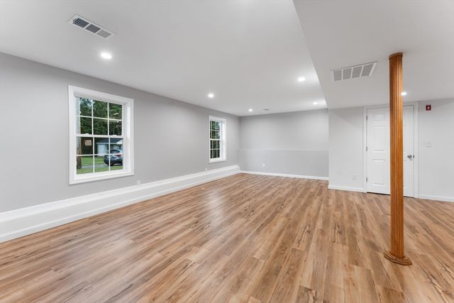 178 Highland St, Cranston, RI 02920