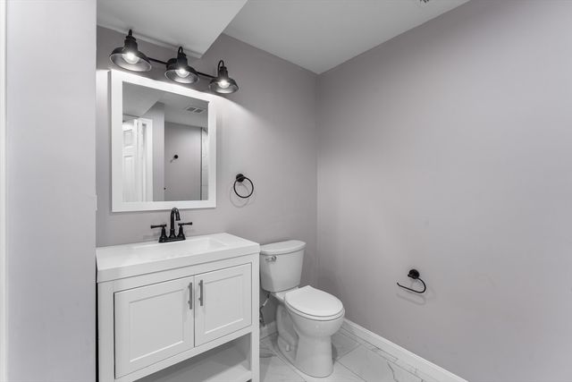 178 Highland St, Cranston, RI 02920