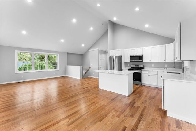 178 Highland St, Cranston, RI 02920