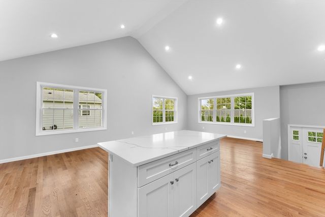 178 Highland St, Cranston, RI 02920