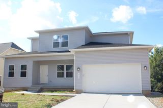 211 PRINCESS CAROLINE CT, Edinburg, VA 22824