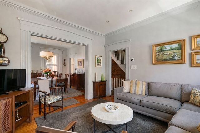 8 Ringgold St, Boston, MA 02118