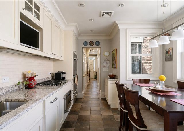 8 Ringgold St, Boston, MA 02118