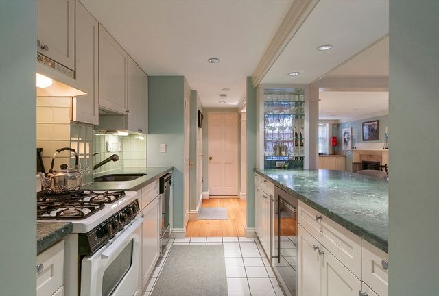 8 Ringgold St, Boston, MA 02118