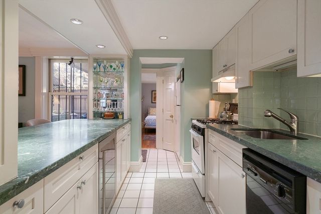 8 Ringgold St, Boston, MA 02118