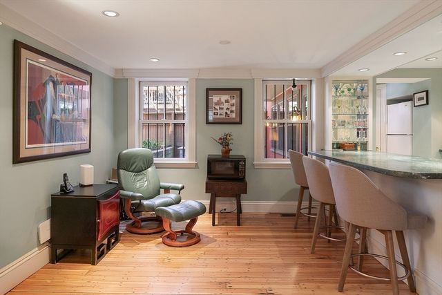 8 Ringgold St, Boston, MA 02118