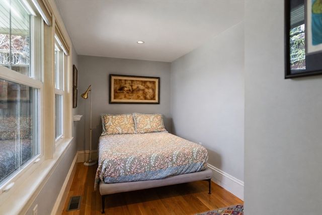 8 Ringgold St, Boston, MA 02118