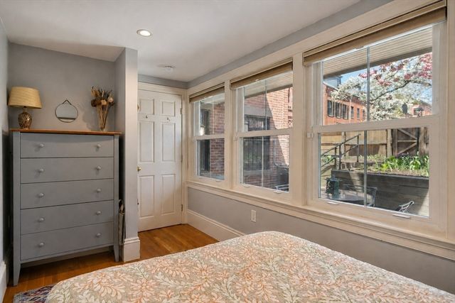 8 Ringgold St, Boston, MA 02118