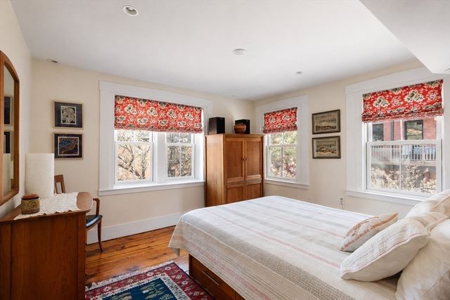 8 Ringgold St, Boston, MA 02118