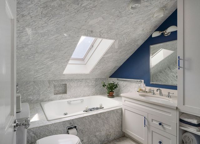 8 Ringgold St, Boston, MA 02118