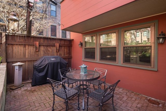 8 Ringgold St, Boston, MA 02118