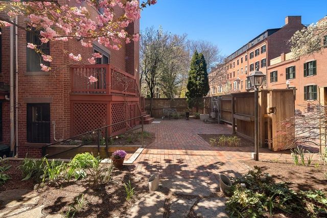 8 Ringgold St, Boston, MA 02118
