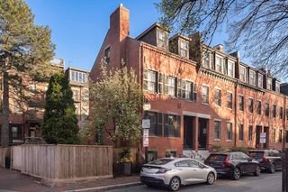 8 Ringgold St, Boston, MA 02118