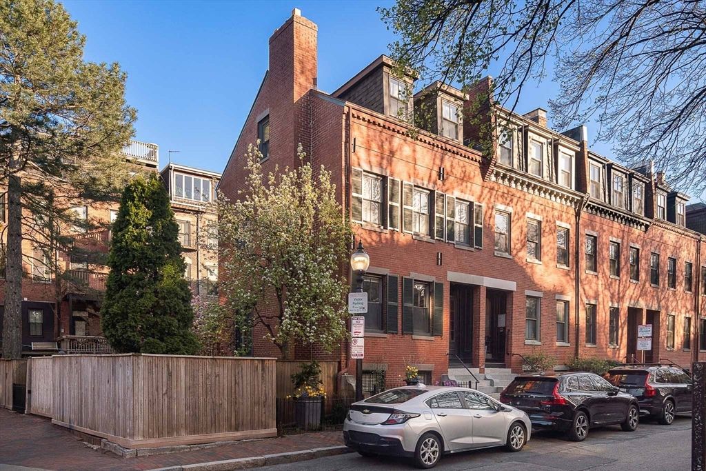 8 Ringgold St, Boston, MA 02118