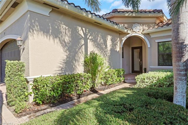 4113 Amelia WAY, Naples, FL 34119