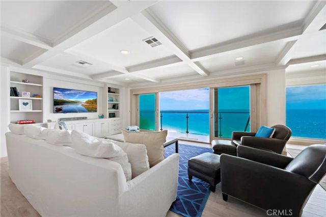16 N La Senda Drive, Laguna Beach, CA 92651