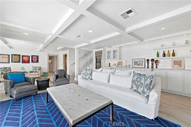 16 N La Senda Drive, Laguna Beach, CA 92651