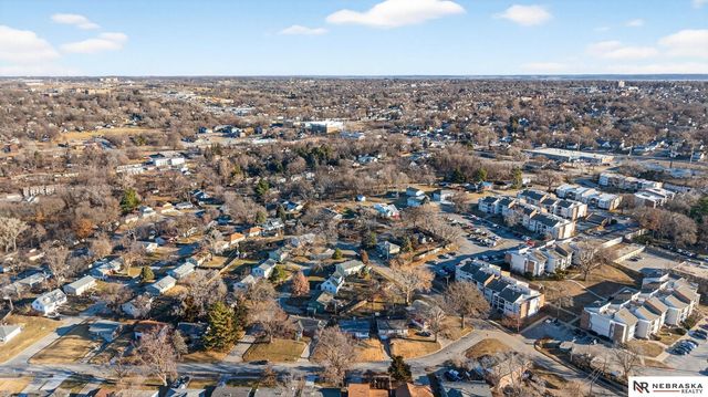 7516 Richmond Drive, Omaha, NE 68134