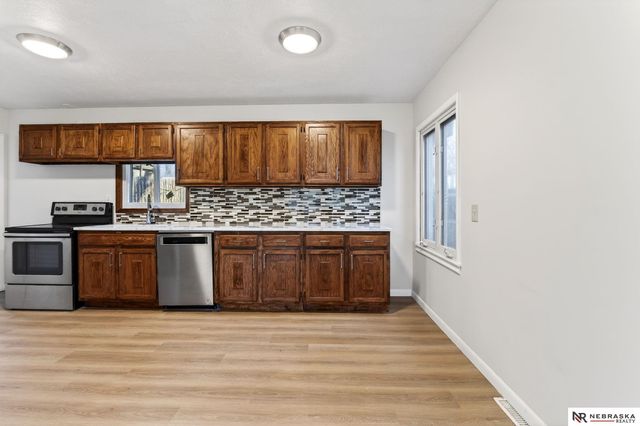 7516 Richmond Drive, Omaha, NE 68134