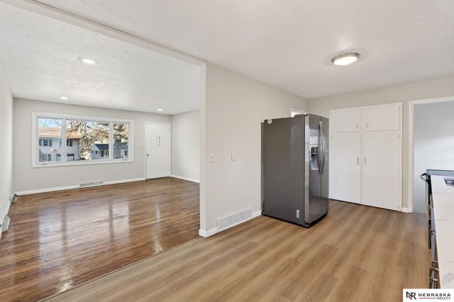 7516 Richmond Drive, Omaha, NE 68134