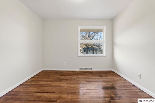 7516 Richmond Drive, Omaha, NE 68134