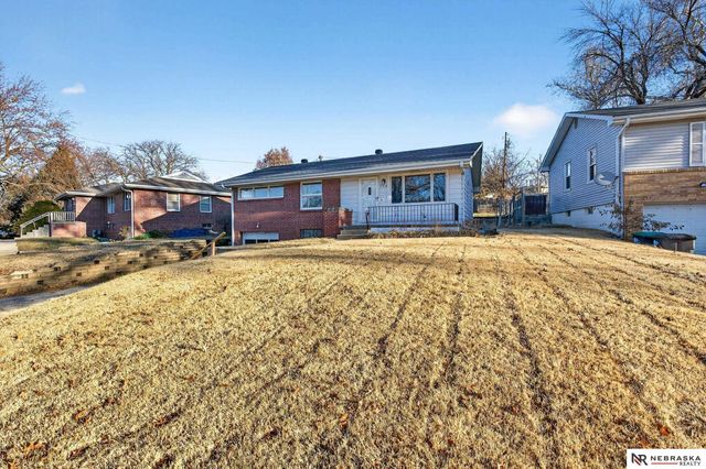 7516 Richmond Drive, Omaha, NE 68134