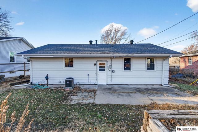 7516 Richmond Drive, Omaha, NE 68134